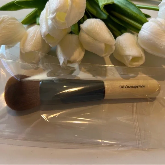 Bobbi Brown  Full Coverage Face Brush
          ~NEW~ - Picture 3 of 4